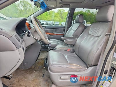Zdjęcie 7 z 13 samochodu: 2008 TOYOTA SIENNA XLE VIN:5TDBK22C48S021951 - miniatura
