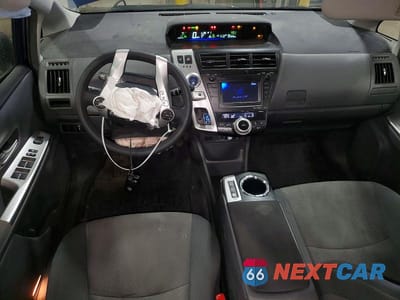 Zdjęcie 8 z 14 samochodu: 2014 TOYOTA PRIUS V THREE VIN:JTDZN3EU5E3362885 - miniatura