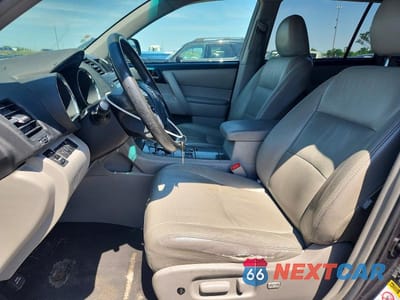 Zdjęcie 7 z 13 samochodu: 2011 TOYOTA HIGHLANDER BASE VIN:5TDBK3EH8BS041799 - miniatura