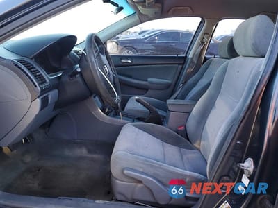 Zdjęcie 7 z 12 samochodu: 2004 HONDA ACCORD LX VIN:3HGCM56394G700635 - miniatura