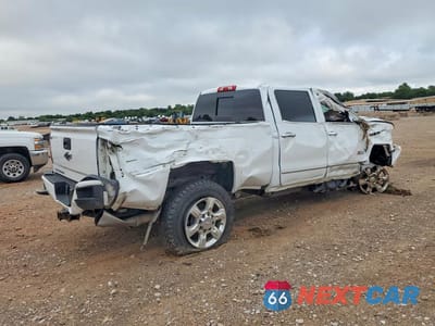 Trzecie zdjęcie samochodu z tyłu: 2019 CHEVROLET SILVERADO K2500 HEAVY DUTY LTZ VIN:1GC1KTEY6KF234318 - miniatura