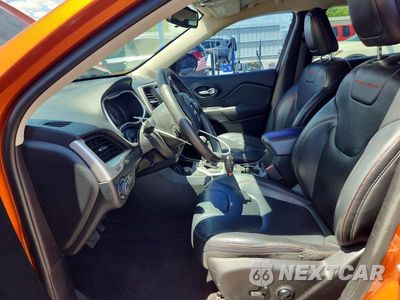 Zdjęcie 7 z 13 samochodu: 2016 JEEP CHEROKEE TRAILHAWK VIN:1C4PJMBS2GW246282 - miniatura