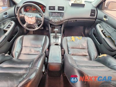 Zdjęcie 8 z 13 samochodu: 2003 HONDA ACCORD EX VIN:1HGCM66503A057158 - miniatura