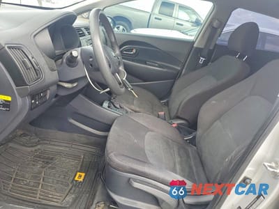 Zdjęcie 7 z 12 samochodu: 2016 KIA RIO LX VIN:KNADM4A30G6584023 - miniatura