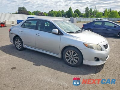 Czwarte zdjęcie samochodu z boku: 2009 TOYOTA COROLLA S VIN:1NXBU40E69Z001350 - miniatura