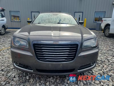 Piąte zdjęcie samochodu w środku: 2014 CHRYSLER 300 S VIN:2C3CCAGG7EH376859 - miniatura