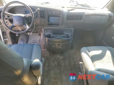 Zdjęcie 8 z 13 samochodu: 2001 CHEVROLET EXPRESS G3500 VIN:1GAHG39R711206082 - miniatura