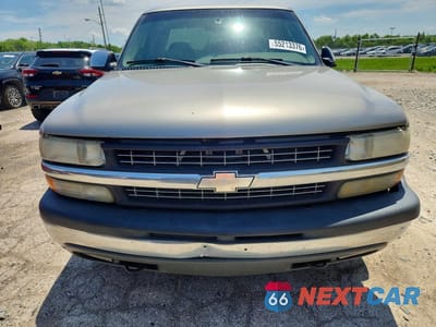 Piąte zdjęcie samochodu w środku: 2002 CHEVROLET SILVERADO K1500 VIN:1GCEK19T12E185622 - miniatura