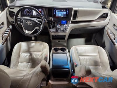 Zdjęcie 8 z 13 samochodu: 2015 TOYOTA SIENNA XLE 7-PASSENGER VIN:5TDDK3DC4FS105891 - miniatura
