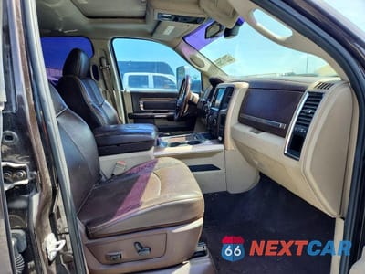 Piąte zdjęcie samochodu w środku: 2016 RAM 3500 LONGHORN VIN:3C63RRNL5GG263284 - miniatura
