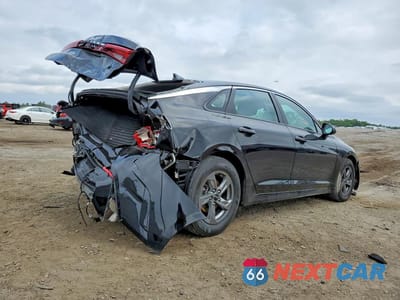 Trzecie zdjęcie samochodu z tyłu: 2023 KIA K5 LXS VIN:5XXG14J27PG170951 - miniatura