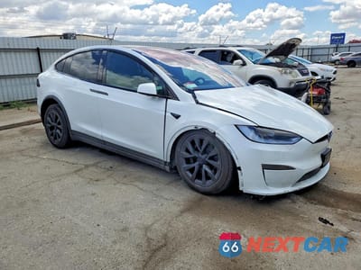 Czwarte zdjęcie samochodu z boku: 2023 TESLA MODEL X VIN:7SAXCAE5XPF425711 - miniatura