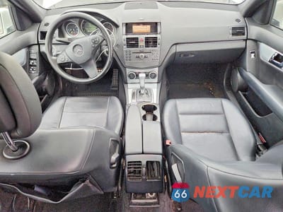 Zdjęcie 8 z 12 samochodu: 2010 MERCEDES-BENZ C 300 VIN:WDDGF5EB1AF437417 - miniatura