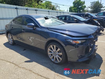 Czwarte zdjęcie samochodu z boku: 2020 MAZDA 3 SELECT VIN:3MZBPACL0LM131802 - miniatura