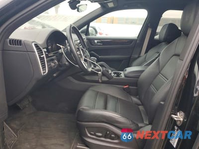 Zdjęcie 7 z 13 samochodu: 2023 PORSCHE CAYENNE BASE VIN:WP1AA2AY9PDA02283 - miniatura