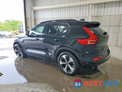 Drugie zdjęcie samochodu z przodu: 2026 VOLVO XC40 PLUS VIN:YV4L12UC0T2747114 - miniatura