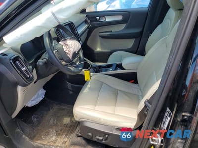 Zdjęcie 7 z 13 samochodu: 2022 VOLVO XC40 T5 MOMENTUM VIN:YV4162UK3N2744176 - miniatura