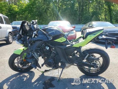 Trzecie zdjęcie samochodu z tyłu: 2026 KAWASAKI NINJA 650 VIN:ML5EXEP1XTDAG7241 - miniatura