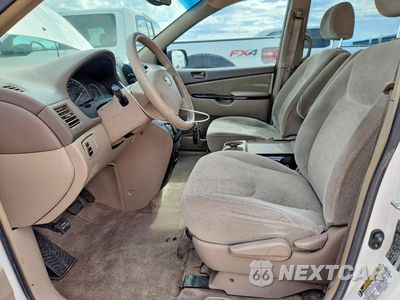 Zdjęcie 7 z 14 samochodu: 2005 TOYOTA SIENNA CE 7 PASSENGER VIN:5TDZA23C25S362227 - miniatura