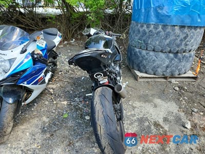 Czwarte zdjęcie samochodu z boku: 2024 BMW S 1000 RR VIN:WB10E6309P6J54021 - miniatura