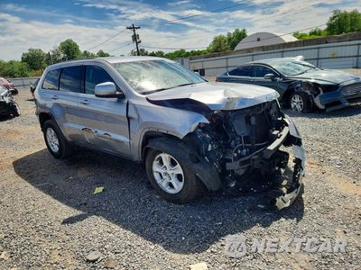 Czwarte zdjęcie samochodu z boku: 2017 JEEP GRAND CHEROKEE LAREDO VIN:1C4RJFAG2HC683266 - miniatura