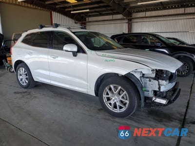 Czwarte zdjęcie samochodu z boku: 2020 VOLVO XC60 T5 MOMENTUM VIN:YV4102RK3L1511489 - miniatura