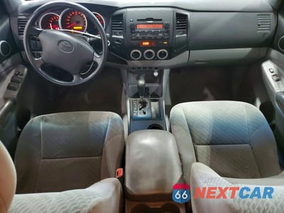 Zdjęcie 8 z 12 samochodu: 2009 TOYOTA TACOMA DOUBLE CAB VIN:3TMLU42N29M033481 - miniatura