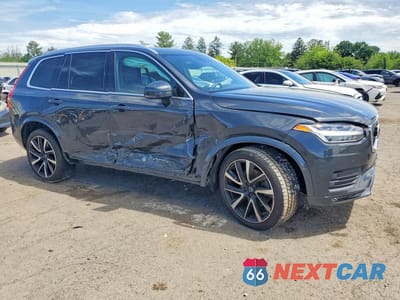 Czwarte zdjęcie samochodu z boku: 2021 VOLVO XC90 T6 MOMENTUM VIN:YV4A22PK2M1676612 - miniatura