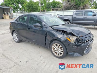 Czwarte zdjęcie samochodu z boku: 2017 TOYOTA YARIS IA BASE VIN:3MYDLBYV6HY173481 - miniatura
