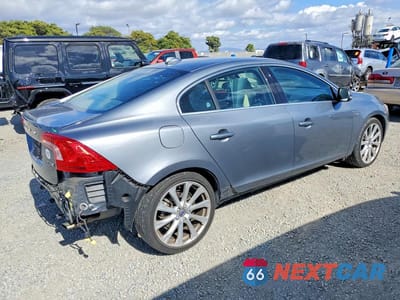 Trzecie zdjęcie samochodu z tyłu: 2016 VOLVO S60 VIN:LYV402FM0GB099911 - miniatura