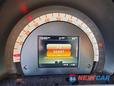 Zdjęcie 9 z 12 samochodu: 2018 SMART FORTWO VIN:WMEFJ9BA0JK283377 - miniatura