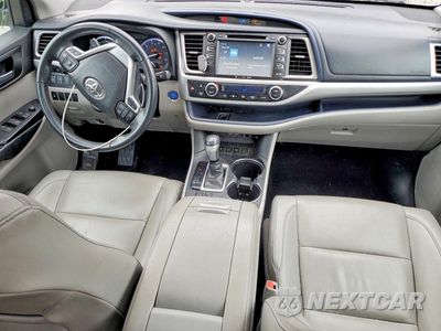 Zdjęcie 8 z 14 samochodu: 2019 TOYOTA HIGHLANDER HYBRID XLE VIN:5TDJGRFH6KS056204 - miniatura