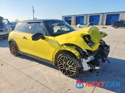 Czwarte zdjęcie samochodu z boku: 2025 MINI COOPER S VIN:WMW23GD08S2W26273 - miniatura