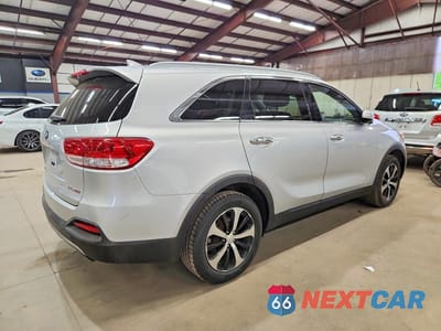 Trzecie zdjęcie samochodu z tyłu: 2016 KIA SORENTO EX VIN:5XYPHDA19GG038580 - miniatura