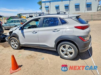 Drugie zdjęcie samochodu z przodu: 2023 HYUNDAI KONA SEL VIN:KM8K6CAB9PU013093 - miniatura