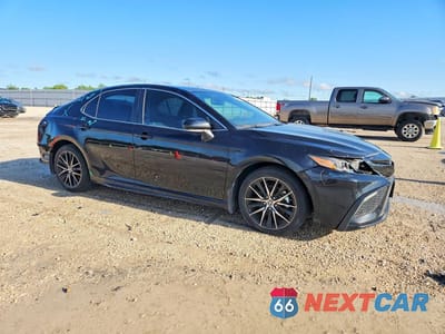 Czwarte zdjęcie samochodu z boku: 2024 TOYOTA CAMRY SE VIN:4T1G11AK6RU917723 - miniatura
