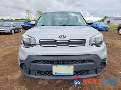 Piąte zdjęcie samochodu w środku: 2017 KIA SOUL BASE VIN:KNDJN2A24H7431445 - miniatura