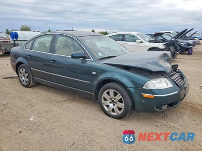 Czwarte zdjęcie samochodu z boku: 2002 VOLKSWAGEN PASSAT GLX VIN:WVWRH63B62P019341 - miniatura