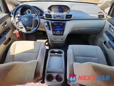 Zdjęcie 8 z 14 samochodu: 2017 HONDA ODYSSEY SE VIN:5FNRL5H38HB024005 - miniatura