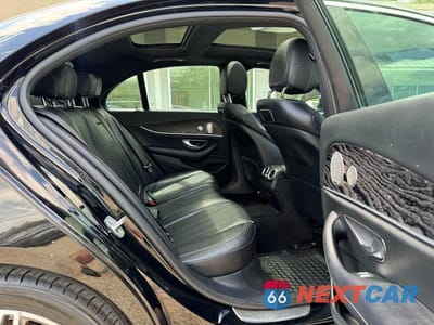 Zdjęcie 6 z 13 samochodu: 2018 MERCEDES-BENZ E 300 4MATIC VIN:WDDZF4KB8JA356550 - miniatura