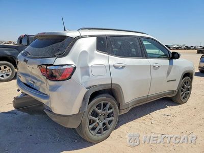 Trzecie zdjęcie samochodu z tyłu: 2026 JEEP COMPASS VIN:3C4NJDBN3TT178852 - miniatura