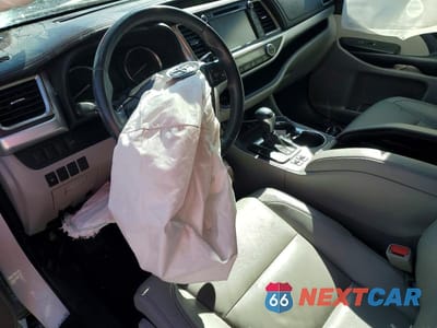 Zdjęcie 8 z 13 samochodu: 2016 TOYOTA HIGHLANDER XLE VIN:5TDJKRFH6GS331544 - miniatura