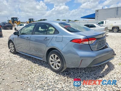 Drugie zdjęcie samochodu z przodu: 2021 TOYOTA COROLLA LE VIN:JTDEPMAEXMJ184608 - miniatura