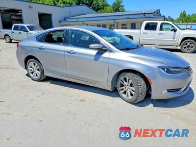 Czwarte zdjęcie samochodu z boku: 2015 CHRYSLER 200 LIMITED VIN:1C3CCCAB4FN702876 - miniatura