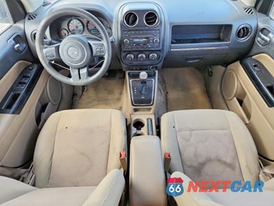 Zdjęcie 8 z 12 samochodu: 2012 JEEP COMPASS SPORT VIN:1C4NJDBB4CD658734 - miniatura