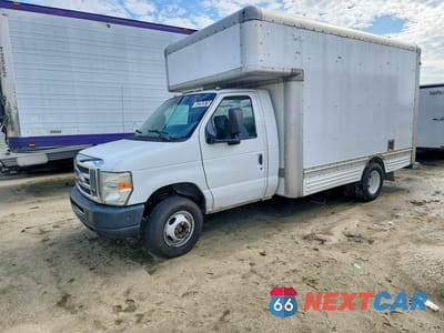 2013 FORD E450 BOX TRUCK 1FDXE4FS0DDB16924 - główne zdjęcie licytacji z USA - miniatura