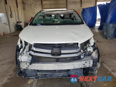 Piąte zdjęcie samochodu w środku: 2018 TOYOTA HIGHLANDER XLE VIN:5TDJZRFH7JS849844 - miniatura