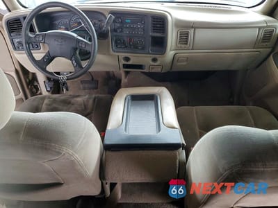 Zdjęcie 8 z 13 samochodu: 2003 CHEV SUBURBAN C1500 VIN:1GNEC16Z13J249440 - miniatura