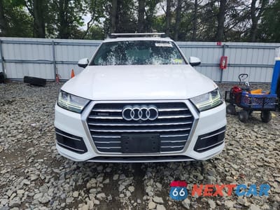 Piąte zdjęcie samochodu w środku: 2019 AUDI Q7 PREMIUM PLUS VIN:WA1LHAF7XKD029088 - miniatura