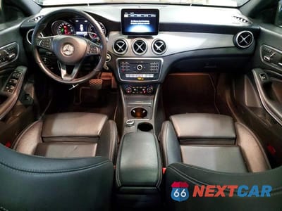 Zdjęcie 8 z 13 samochodu: 2019 MERCEDES-BENZ CLA 250 4MATIC VIN:WDDSJ4GB9KN726794 - miniatura